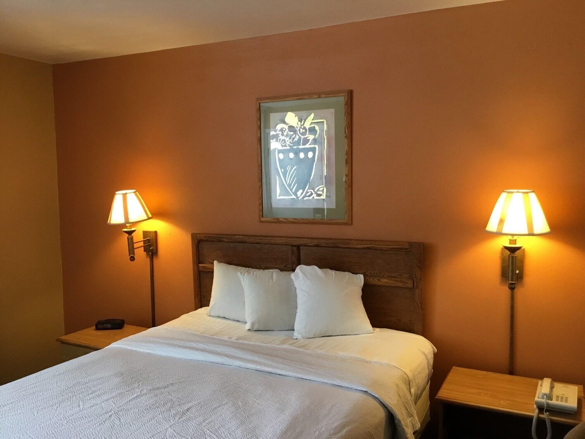 Days Inn By Wyndham Henrietta/Rochester Area Zewnętrze zdjęcie
