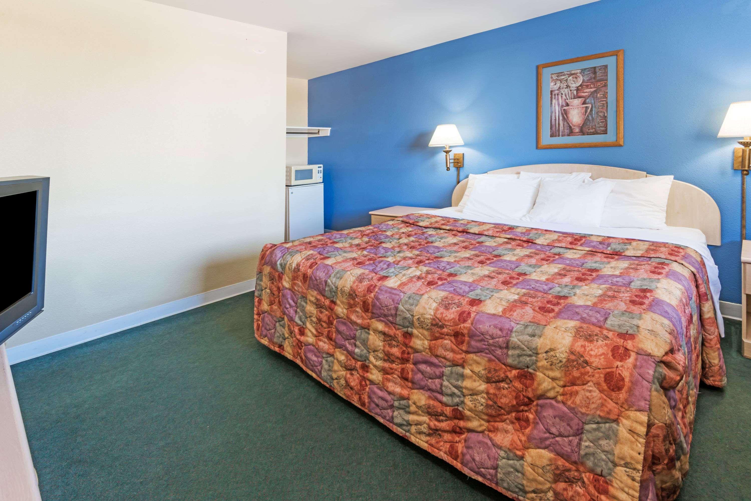 Days Inn By Wyndham Henrietta/Rochester Area Zewnętrze zdjęcie